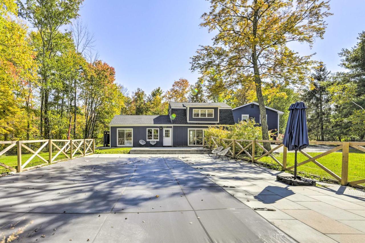 Modern Escape With Fire Pit, Near Lake Waramaug Kent Exterior photo