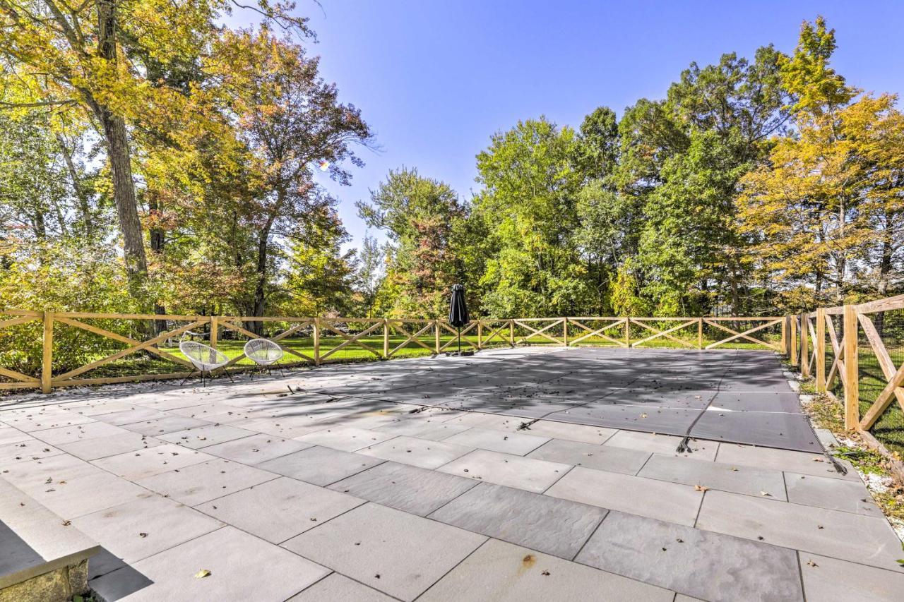 Modern Escape With Fire Pit, Near Lake Waramaug Kent Exterior photo